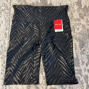 BRAND NEW SPANX biker shorts